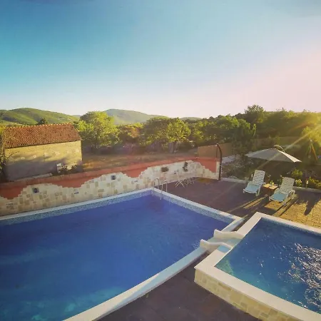 Kata Villa *